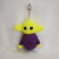 Żółto - fioletowy stworek - breloczek handmade