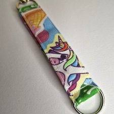 Breloczek zakładany na nadgarstek Jednorożec