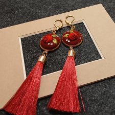 Ręcznie haftowane kolczyki  DLA BASI  stal szlachetna