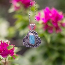 Srebrny wisior z larimarem i złotem