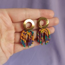 Kolczyki z gliny polimerowej w kolorowe ciapki