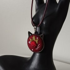 Ręcznie haftowany wisior  DLA ANIELI  stal szlachetna