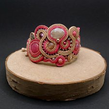 Różowo-beżowa bransoletka sutasz