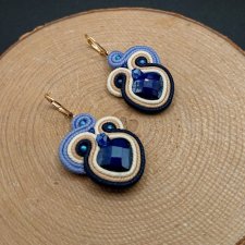 Niebiesko-kremowe kolczyki sutasz z kryształkami