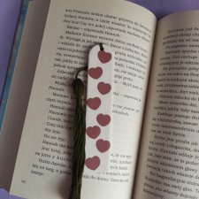Zakładka do książki w serduszka