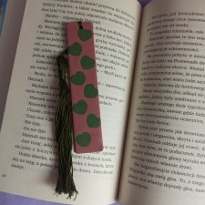 Zakładka do książki w serduszka