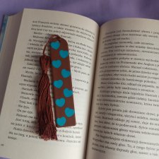 Zakładka do książki w serduszka