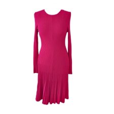 Mocno różowa sukienka dzianinowa