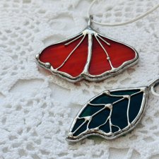 Naszyjnik szklany z zawieszką Liść miłorzębu Witraż