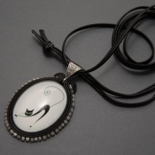 wisiorek sutasz z kotem