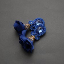 kobaltowe kolczyki sutasz z kwiatkiem