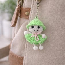 Szydełkowa laleczka - brelok