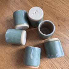 Ręcznie robione ceramiczne kubeczki – zestaw 6 szt.