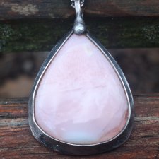 Opal różowy - wisiorek