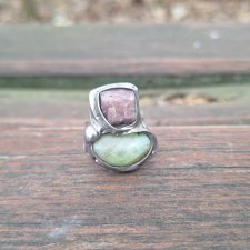 Rubin w towarzystwie - pierścionek regulowany