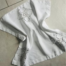 Secesyjny obrus ręcznie haftowany