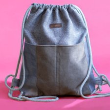 Jasny workoplecak z kieszeniami baranek