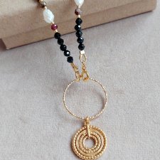 Naszyjnik perły i koła