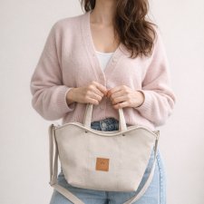 Zamszowa torebka kuferek z falami Kremowa