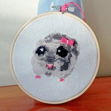 I am just a girl, haft na tamborku, gotowy do zawieszenia