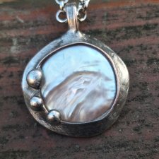 Perła po prostu - wisiorek