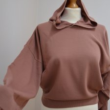 nowy sweter z dużym kapturem