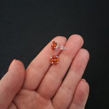 Delikatne Pomarańczowe Kolczyki Sztyfty - Karneol