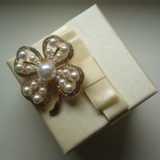 PIĘKNA BROSZKA CZTEROLISTNA KONICZYNA NA SZCZĘŚCIE