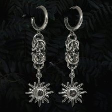 Kolczyki chainmaille ze słońcami wiszące gothic witchy dark academia