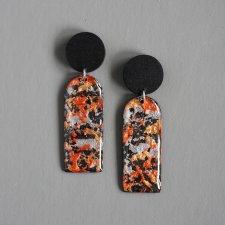 Geometryczne kolczyki z papieru i żywicy