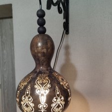 Ręcznie wykonany kinkiet z naturalnej tykwy – antracyt, unikat