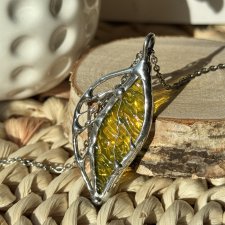 Szklany wisiorek na łańcuszku Naszyjnik Witraż Listek kolor żółty