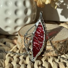 Szklany wisiorek na łańcuszku  Naszyjnik Listek kolor Chewrony