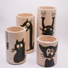 Zestaw 4 drewnianych świeczników tealight, ręcznie wypalane wzory (pirogrofia) - KOTY - na prezent dla kociarza