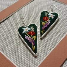 Ręcznie haftowane kolczyki  DLA ŁUCJI