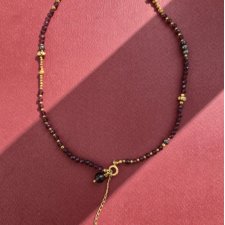 Naszyjnik z granatów, hematytu i czarnych pereł z zawieszkami