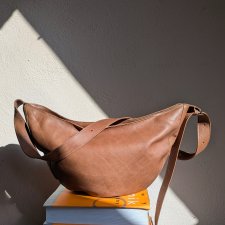 Rogalik  jasno brązowa skórzana torebka