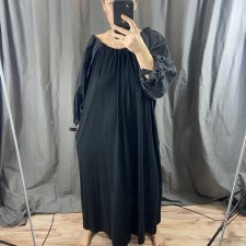 La Rouge skandynawska sukienka