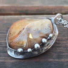 Żywe kultury bakterii - wisiorek