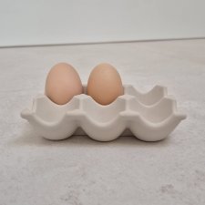 Dekoracyjna podstawka na jajka pisanki | nowoczesna tacka wielkanocna beżowa