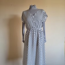 Lekka sukienka z bawełny.