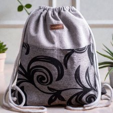 Szary wzorzysty workoplecak z kieszeniami