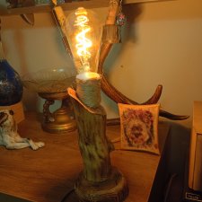 Drewniana lampa dekoracyjna handmade