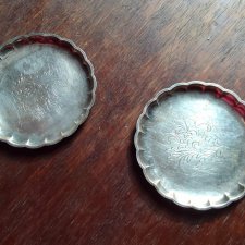 PATERKA VINTAGE - POSREBRZANE TALERZYKI