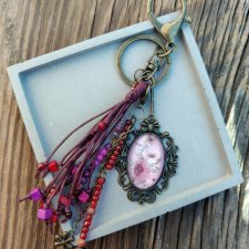 Romantyczny brelok vintage z różami i chwostem