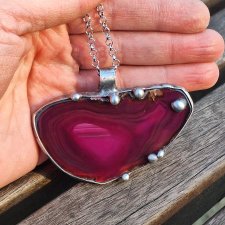 Róż włóż - wisiorek