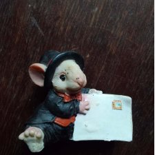 VINTAGE FIGURKA MYSZKA LISTONOSZ
