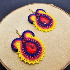 Kolorowe  błyszczące kolczyki sutasz