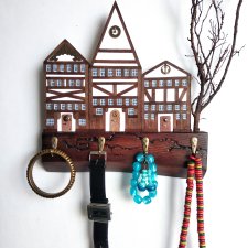 Drewniany wieszak "Szachulcowe miasteczko"