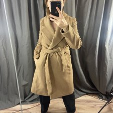 klasyczny wiosenny płaszcz